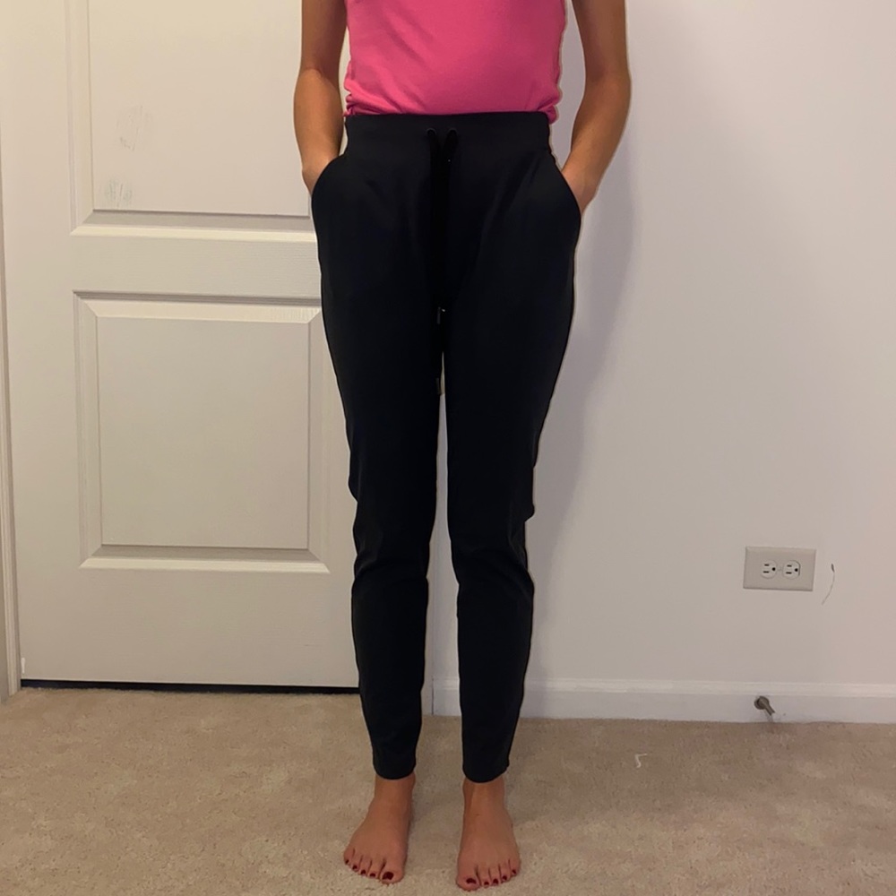 Lululemon black joggers